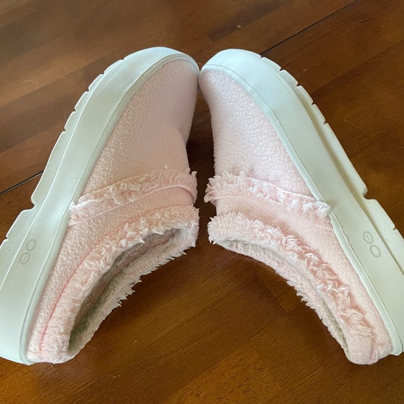 Oofos Pink Fuzzy Slip-On Shoes - Picture 3 of 5